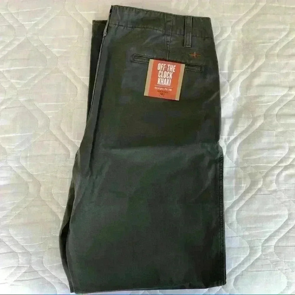 Green Dockers Straight-Fit Flat-Front Pants - Picture 5 of 6